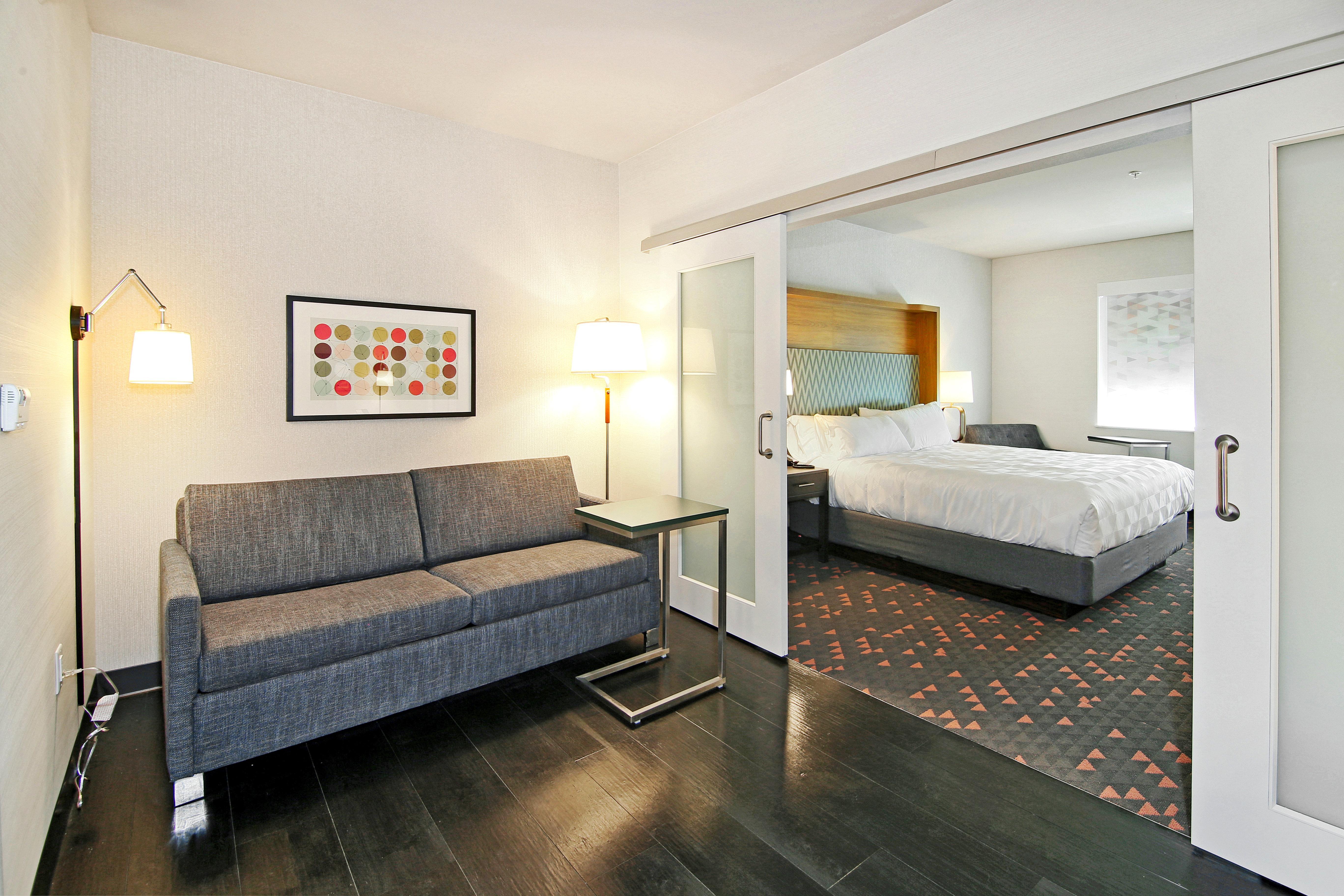 Holiday Inn Hotel & Suites - Calgary Airport North By Ihg Exterior photo
